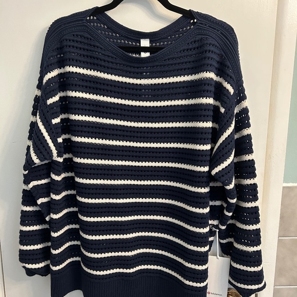 Lululemon Cotton Crochet Mesh Pullover Size Large - Picture 3 of 4